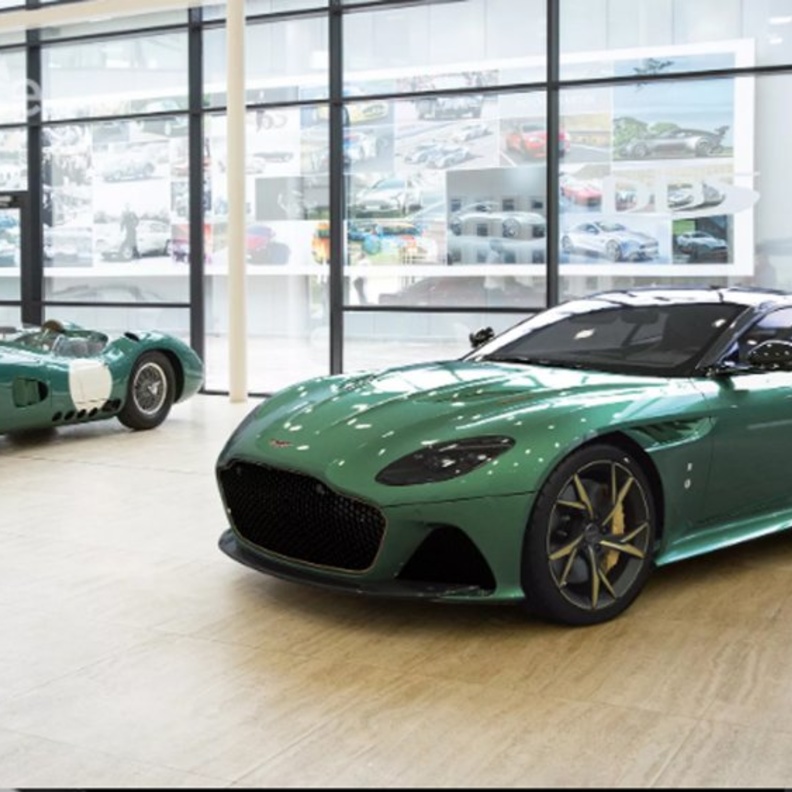 "أستون مارتن" تكشف عن نسخة "DBS 59"