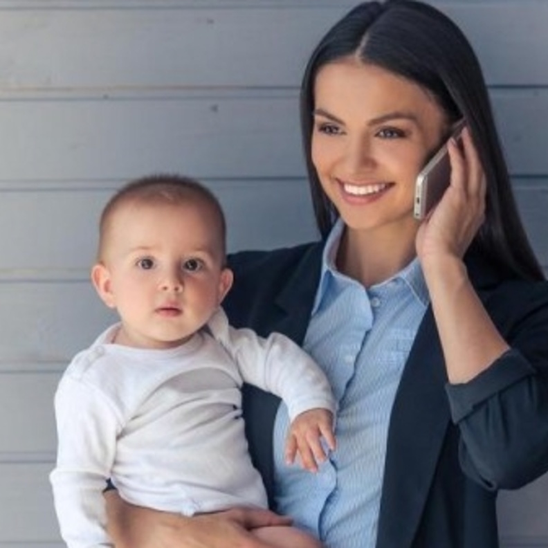 ماذا تحتاج الأم العاملة من زوجها وأبنائها