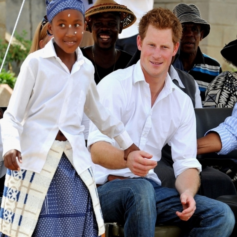  الأمير هاري هو الأكثر شعبية بين أفراد العائلة المالكة وزوجته ميغان ماركل في المركز السادس