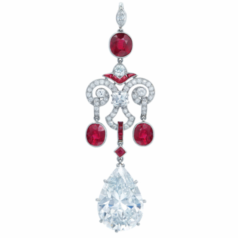  أقراط الماس الوردي والأزرق