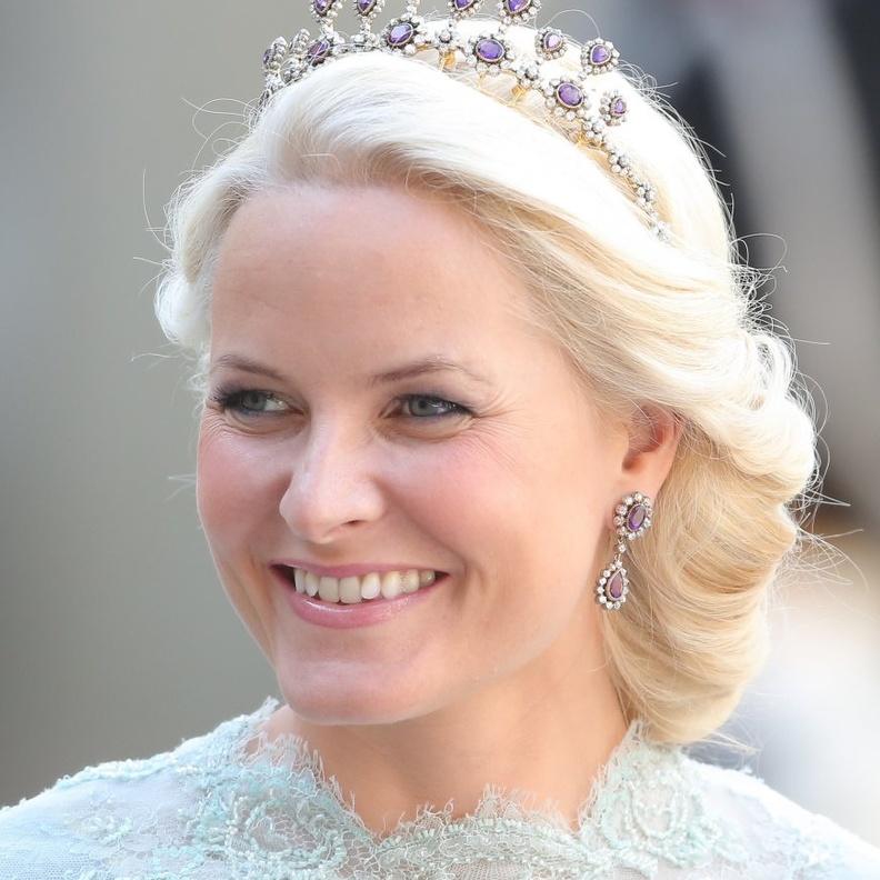 الأميرة ميت ماريت وتاج الجمشت