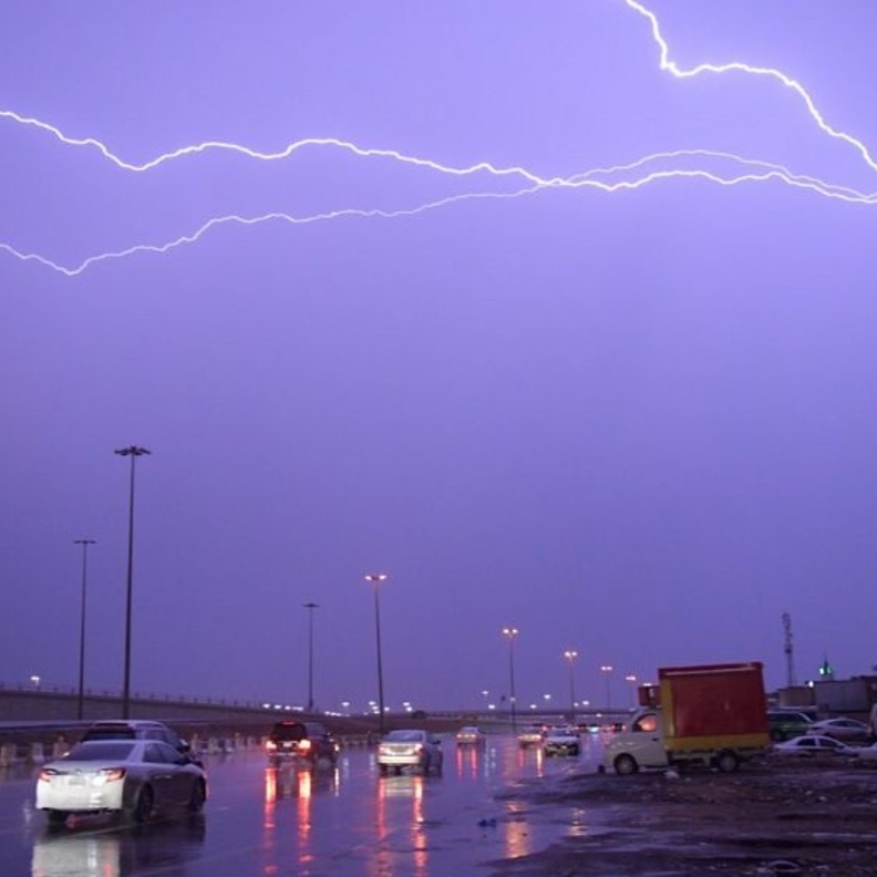 الأرصاد السعودية تحذر من الأمطار على 11 منطقة  