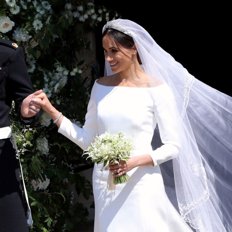 استوحي من هذه الباقة بوكيه ملكية تحمليها في يوم زفافك