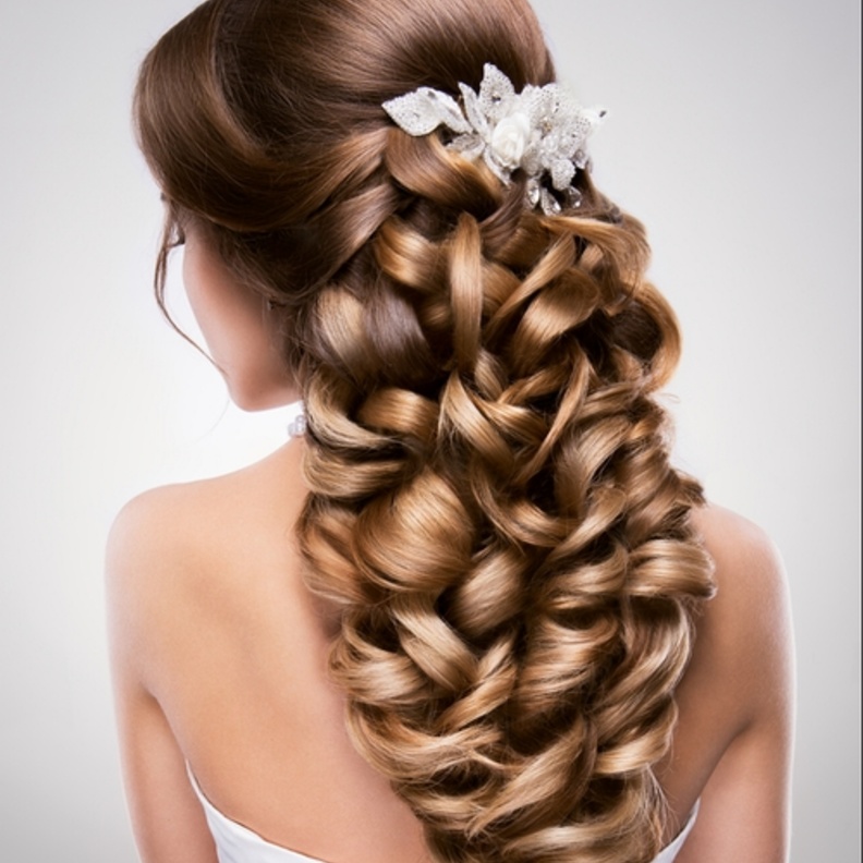 تخلصي من جفاف الشعر بالخلطات الطبيعية