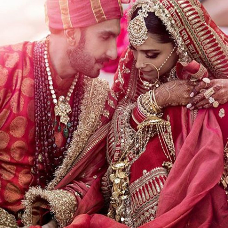ديبيكا بادوكون ورانفير سينغ من حفل زواجهما
