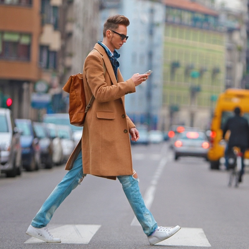 بساطة ورقي بتنسيق المعطف بلون البيج الكلاسيكي