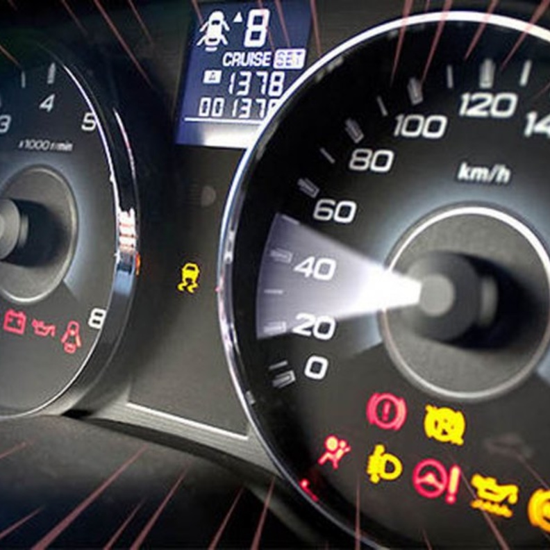 مصابيح المؤشرات في لوح القيادة تهدف إلى مساعدة السائقة للإشارة على تأكيد عمل الأنظمة في المركبة