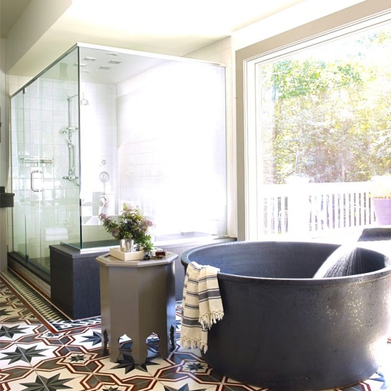 تصميم أنيق لأرضية الحمام