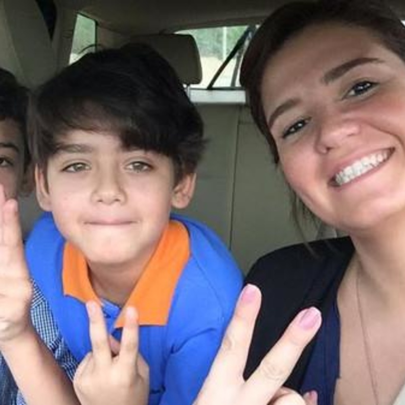 هنا شيحة وابناءها