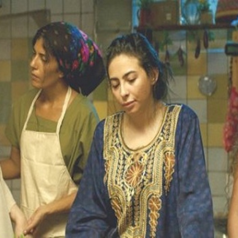 احدى مشاهد فيلم عمرة والعرس الثاني