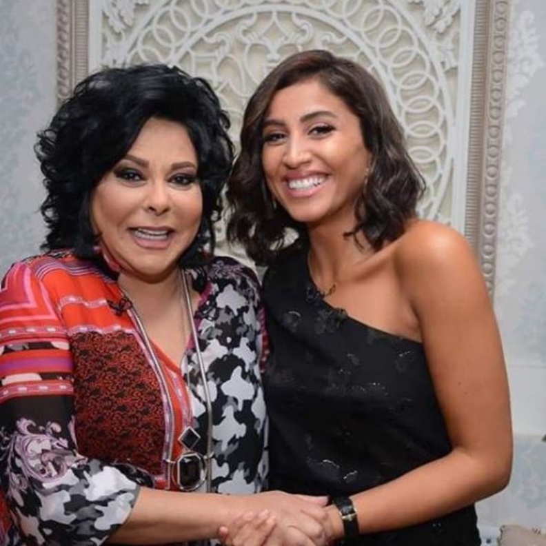 الفنانة دينا الشربيني والفنانة إسعاد يونس