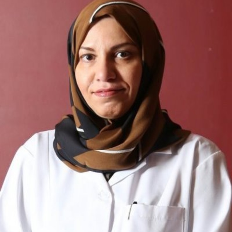 الجراحة السعودية سمر الحمود رئيسة للجنة تحكيم أبحاث السرطان