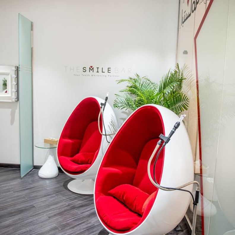 احتفلوا باليوم الوطني الـ٤٧ لدولة الإمارات العربية المتحدة مع ابتسامة جميلة  من  The Smile Bar