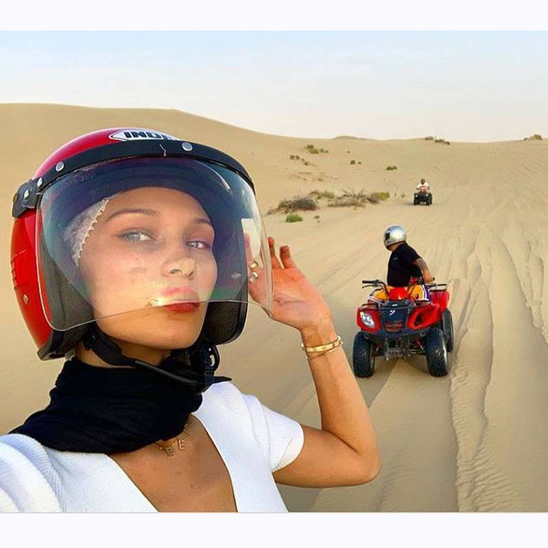 بيلا حديد تقضي أوقاتا ممتعة في صحراء أبوظبي مع The weekend
