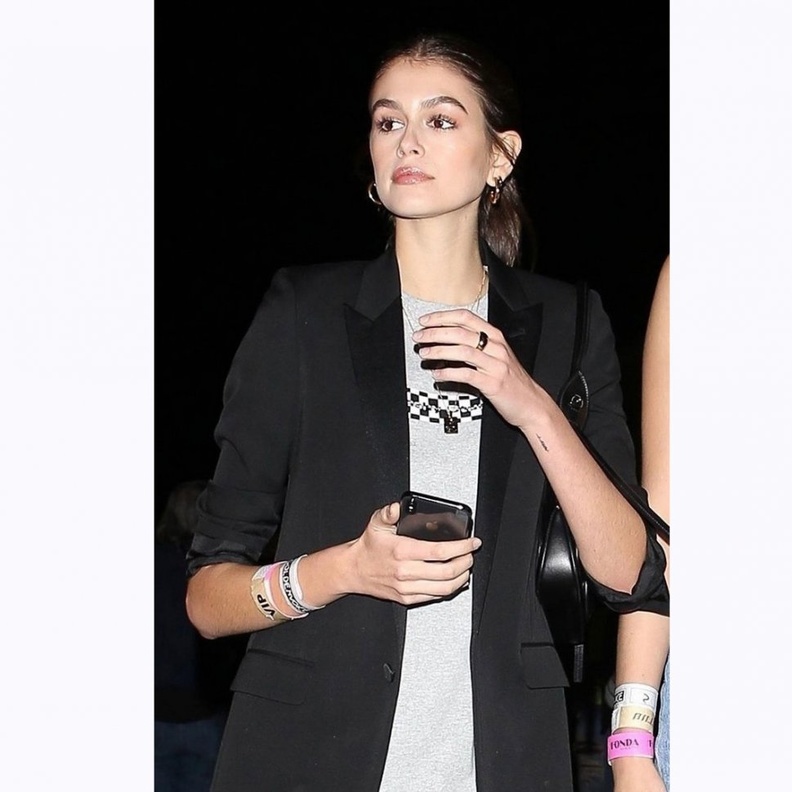  كايا غربر مرشحة للمرة الثانية لنيل لقب جائزة الأزياء البريطانية كأفضل عارضة للعام 2018