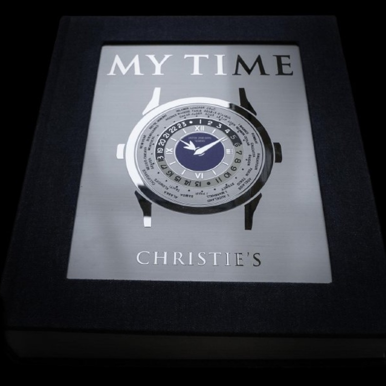 "ماي تايم" كتاب يعرض نفائس من مئات الساعات النادرة