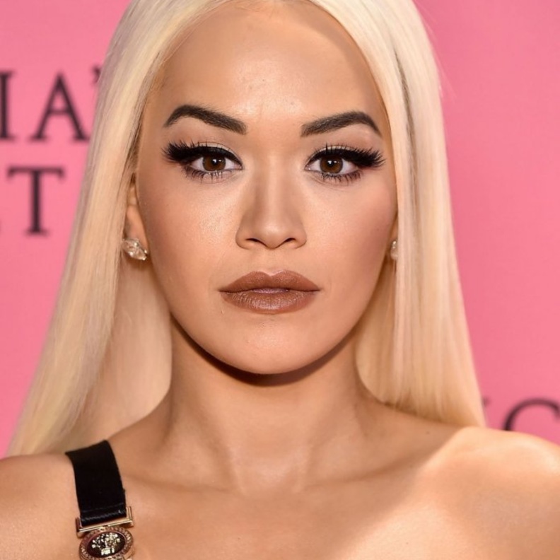 جمال ريتا أورا بمناسبة عيد ميلادها