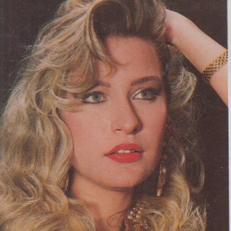 شيرين سيف النصر تتم اليوم عامها ال51