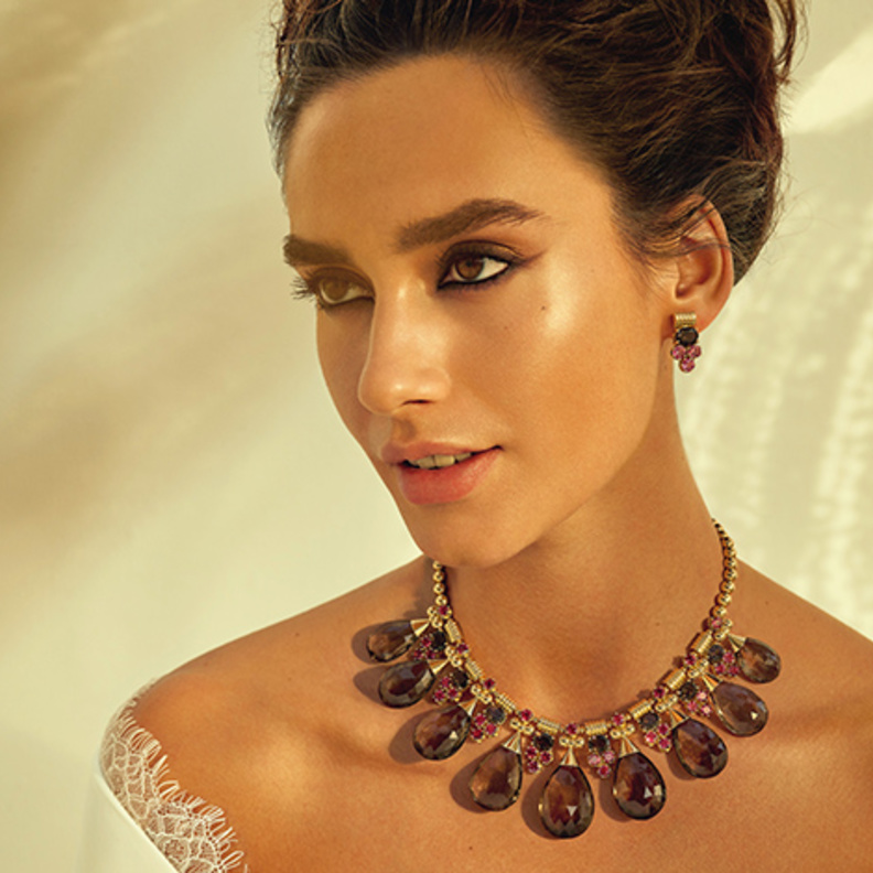 اشكال اكسسوارات الأقراط مع النجوم من تصميم عزة فهمي لشتاء 2018