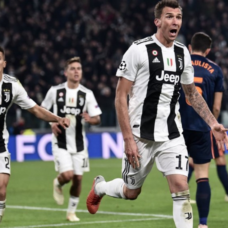 تأهل فريق أياكس أمستردام