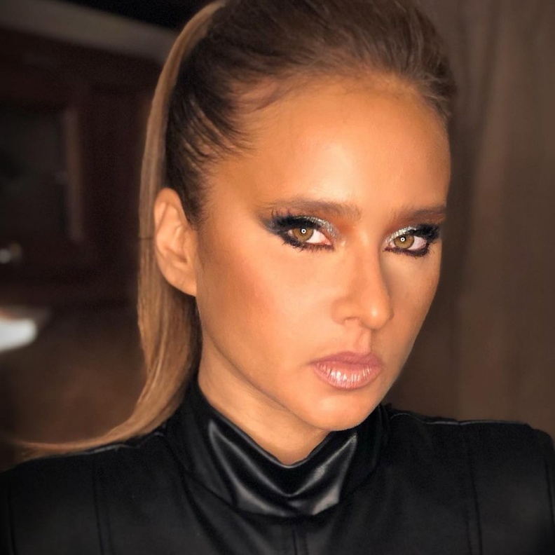 نيللي كريم بأحدث جلسة تصوير لها