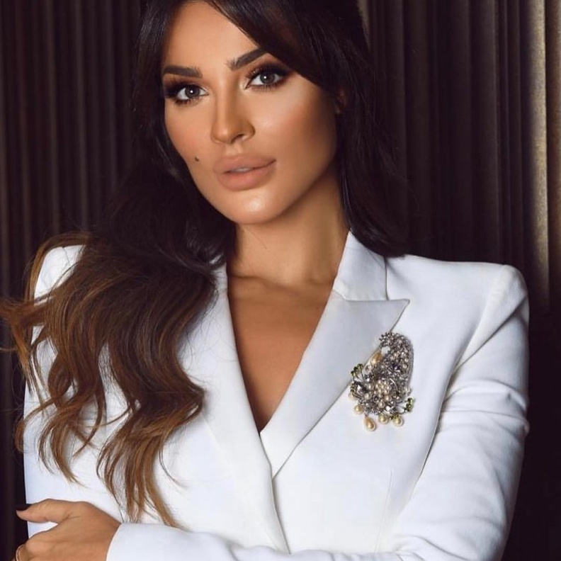 نادين نجيم تخطف الانظار باحدث جلسة تصوير لها