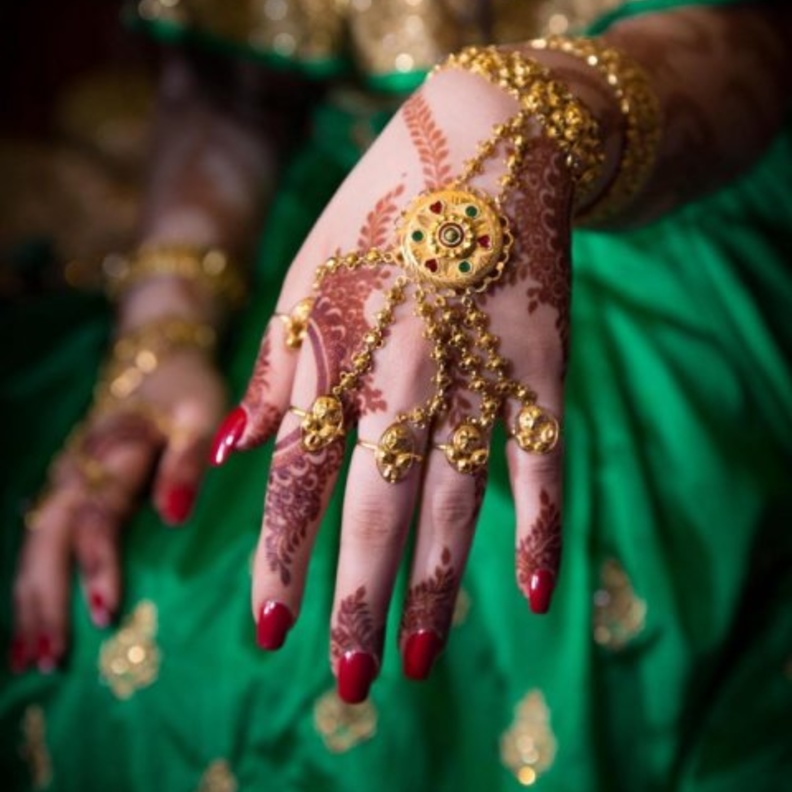 احتفالات زفاف تستمر لفترة تصل إلى أسبوع