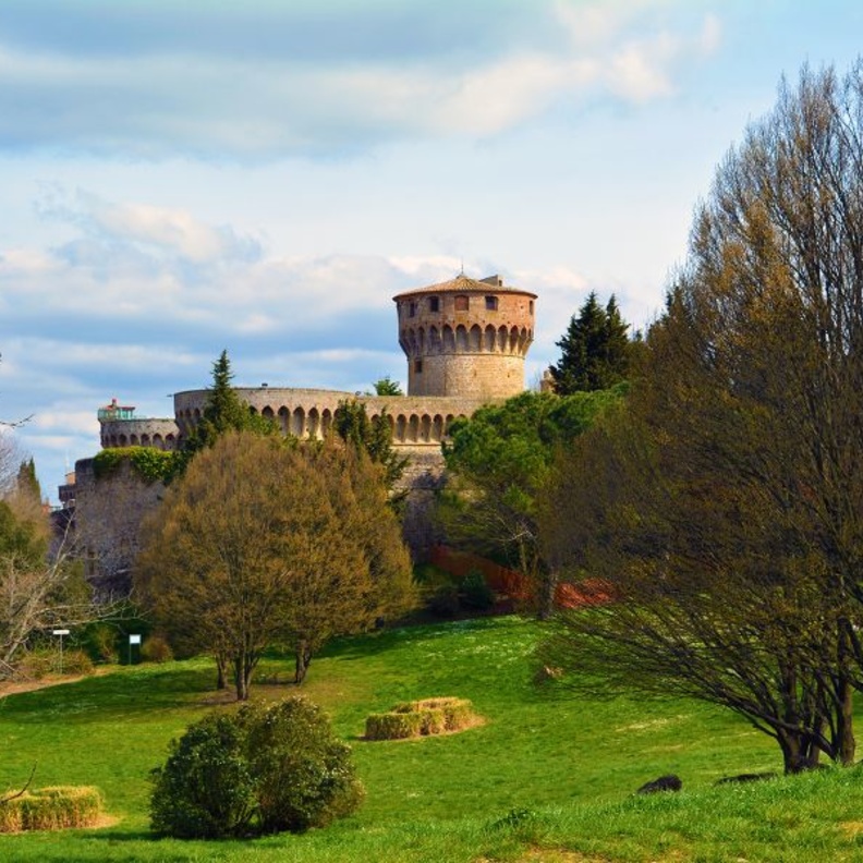  المتحف الأتروسكاني Museo Etrusco Guarnacci