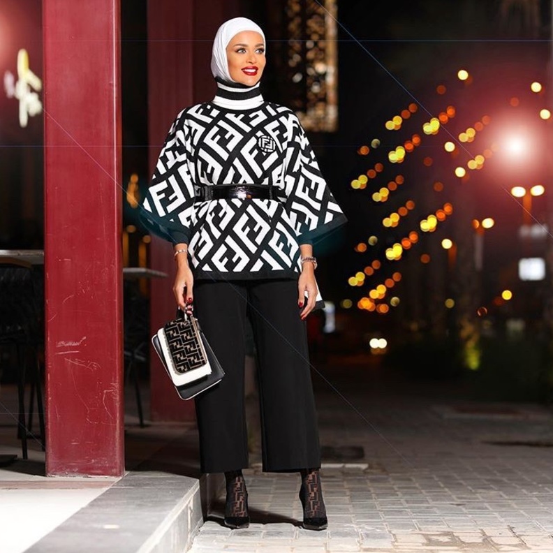 اطلالة كاجوال لزينب علي حمود بالدينيم