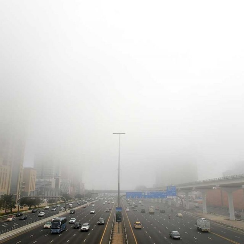 الأرصاد الإماراتية تحذر من الضباب