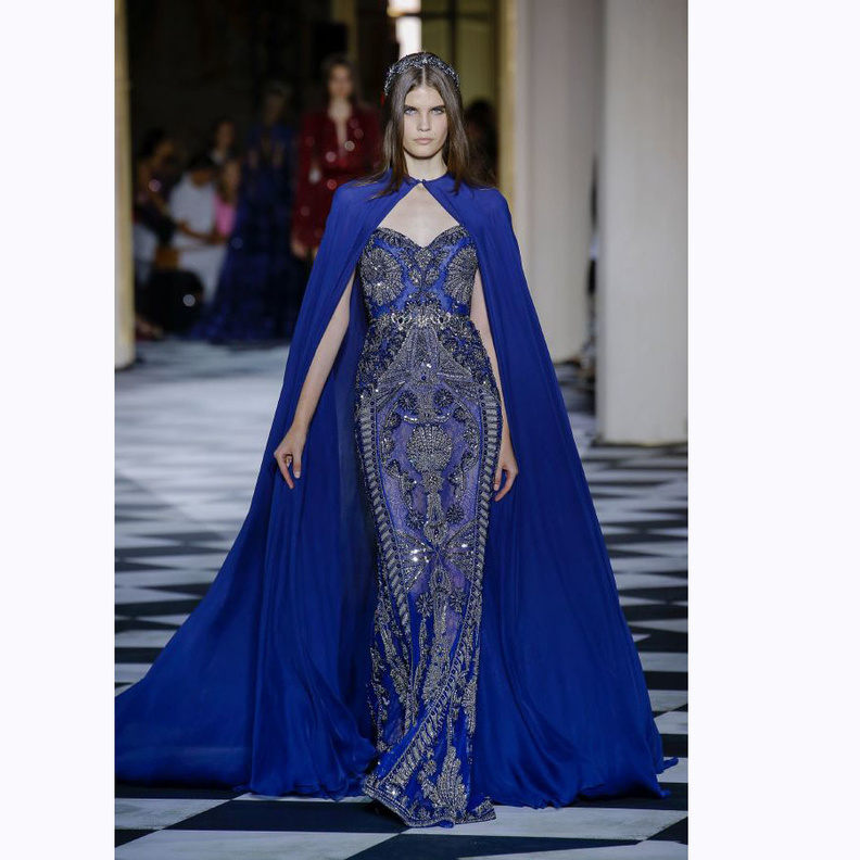 فستان بقصة الكاب من زهير مراد