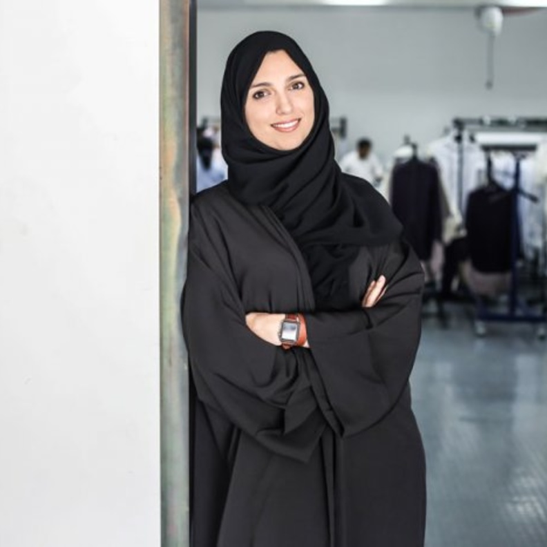 المصممة الإماراتية لطيفة القرق