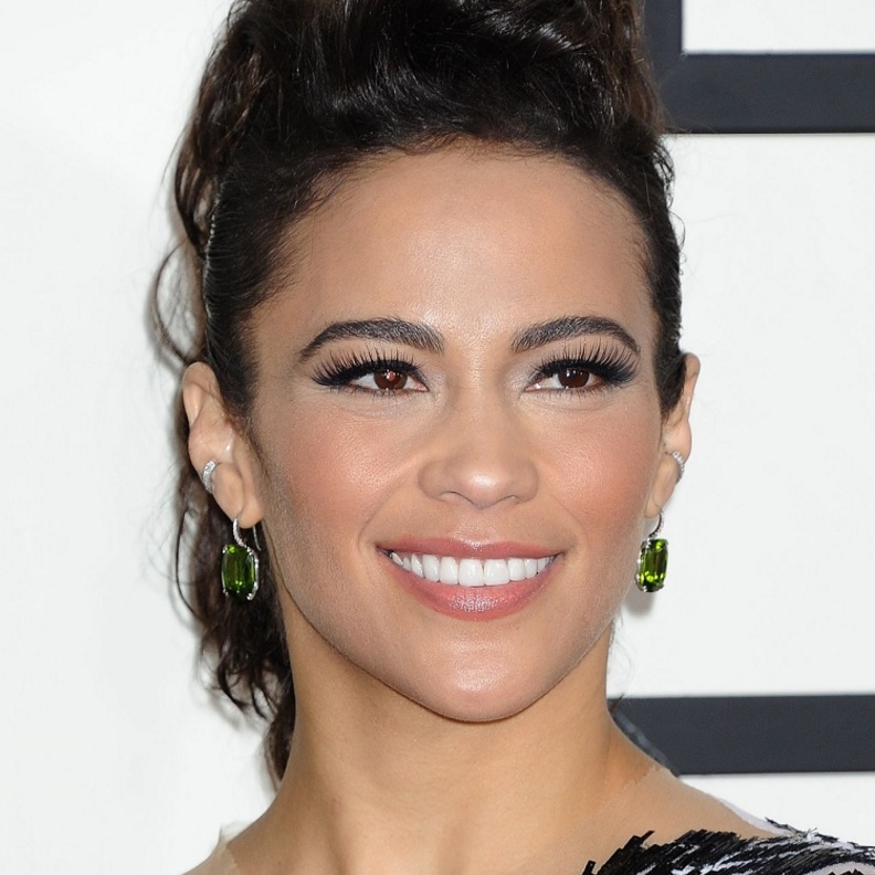 بولا باتون تتم اليوم عامها الـ43