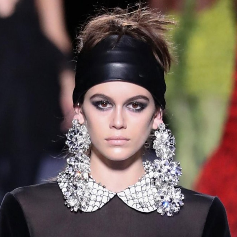 اكسسوارات الشعر السوداء في شتاء 2019