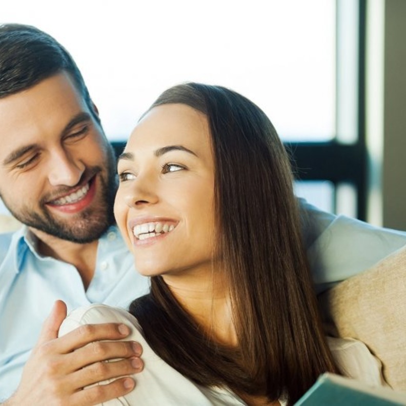 فوائد تعزيز التواصل بين الزوجين