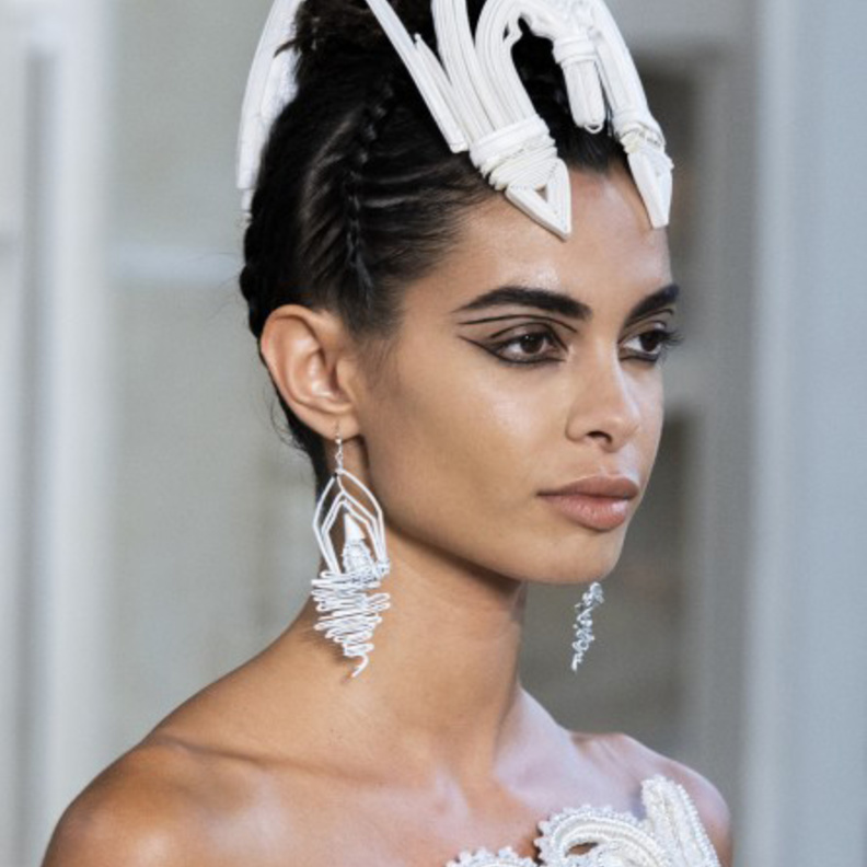  اكسسوارات شعر للعروس مع التاج من yanina