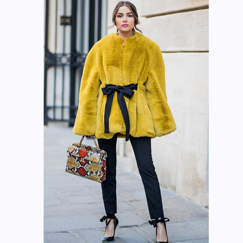 الحقيبة الصفراء خيارك العصري لهذا الشتاء