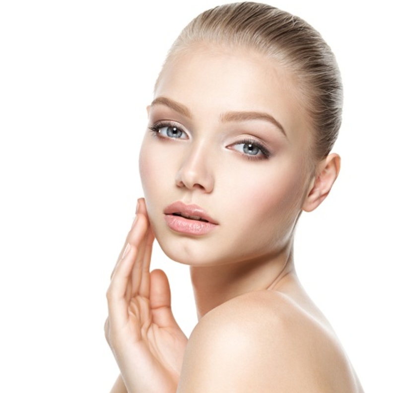 حاربي علامات التقدم بالسن بعناية روتينية للبشرة