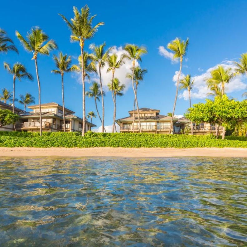 تجنب المنتجعات السياحية الباهظة واختر تأجير أحد المنازل أو الشقق السياحية