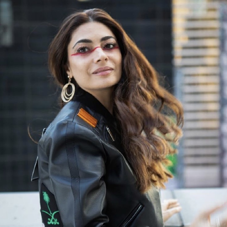  المصممة السعودية هنيدة صيرفي