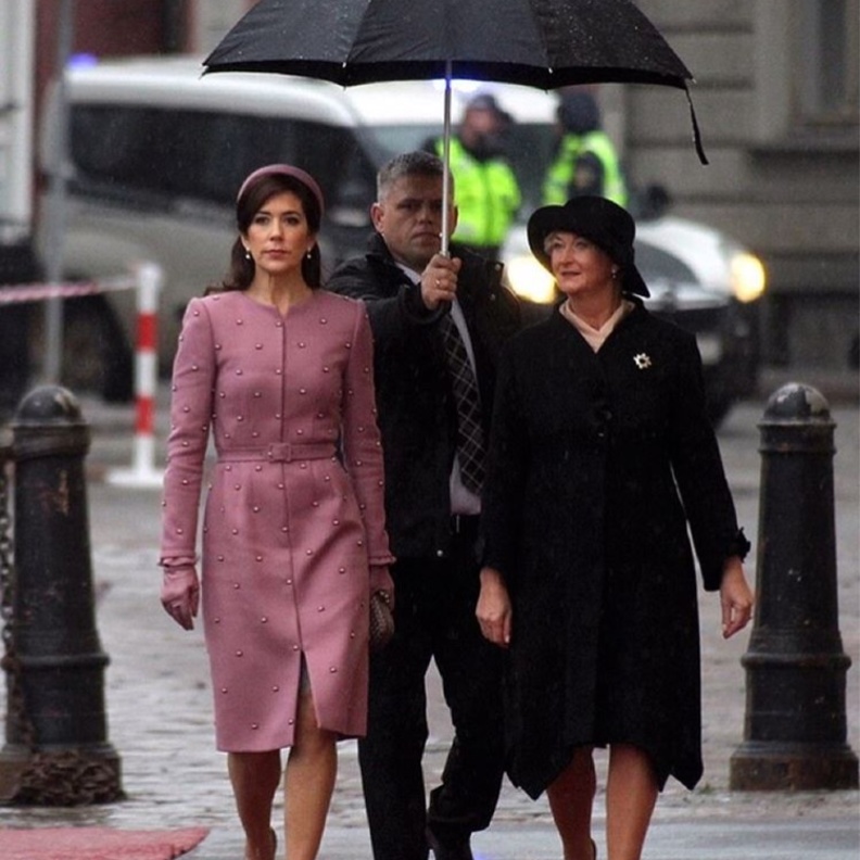 إطلالة فائقة الرّقيّ والأنوثة