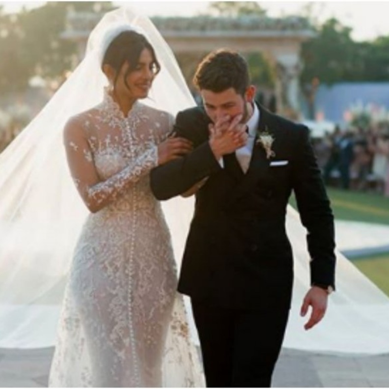 بريانكا تشوبرا ونيك جوناس في منتجع الحواس الست