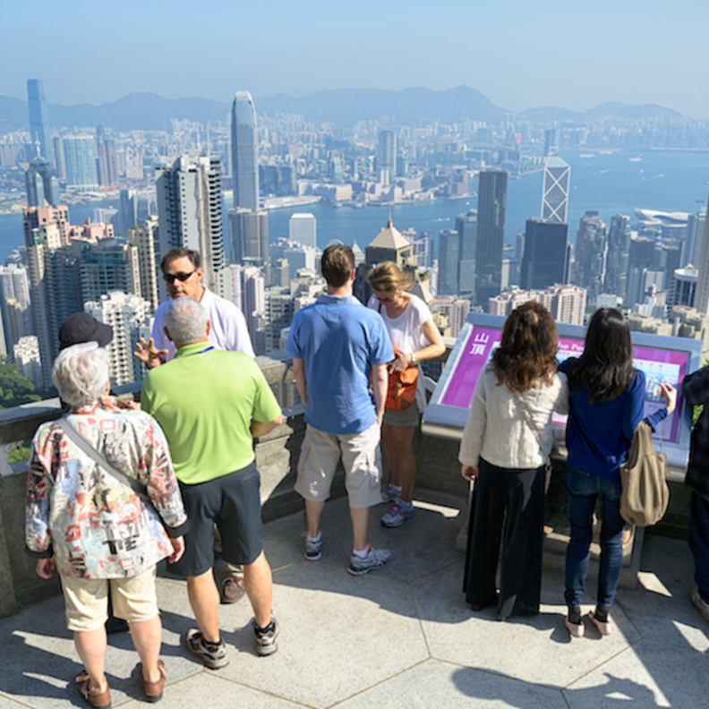 الترام الذي يصلك الى قمة فيكتوريا