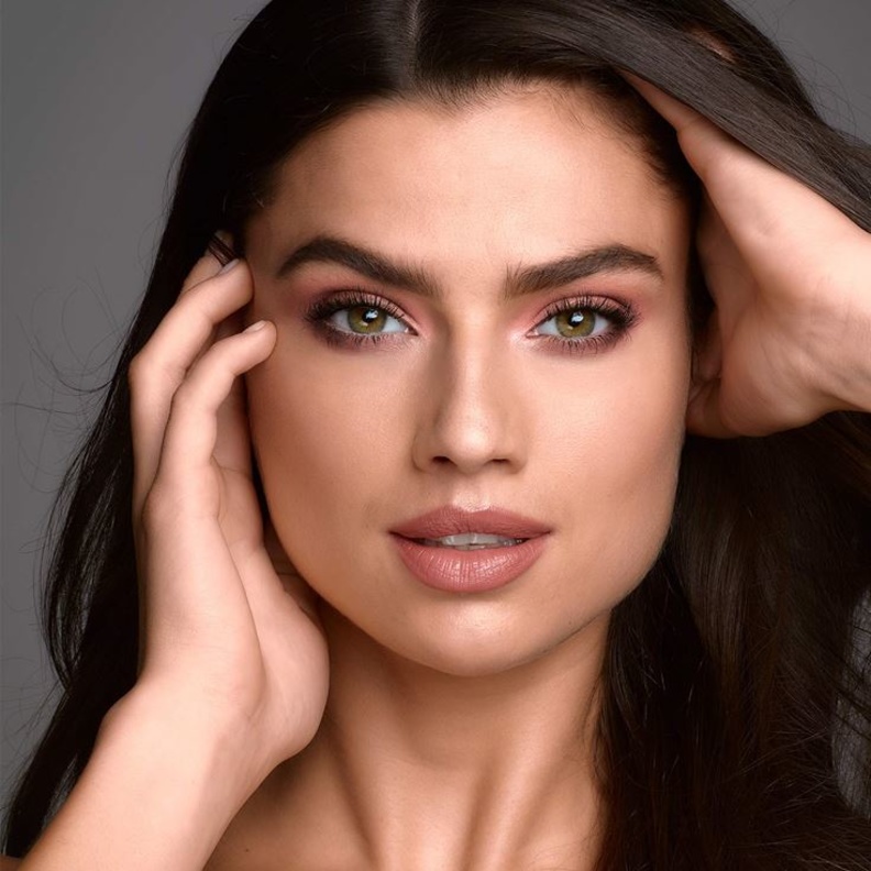 إعتمدي شفاه باللون الأحمر لتكوني ساحرة وفاتنة للمناسبات الليلية