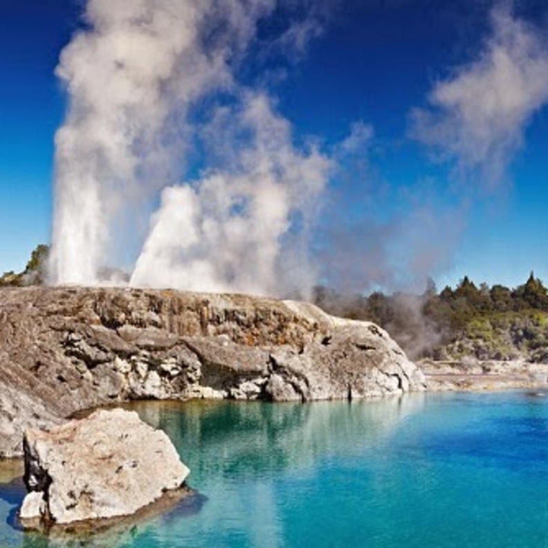 بحيرات روتوروا.bmp نيوزيلندا