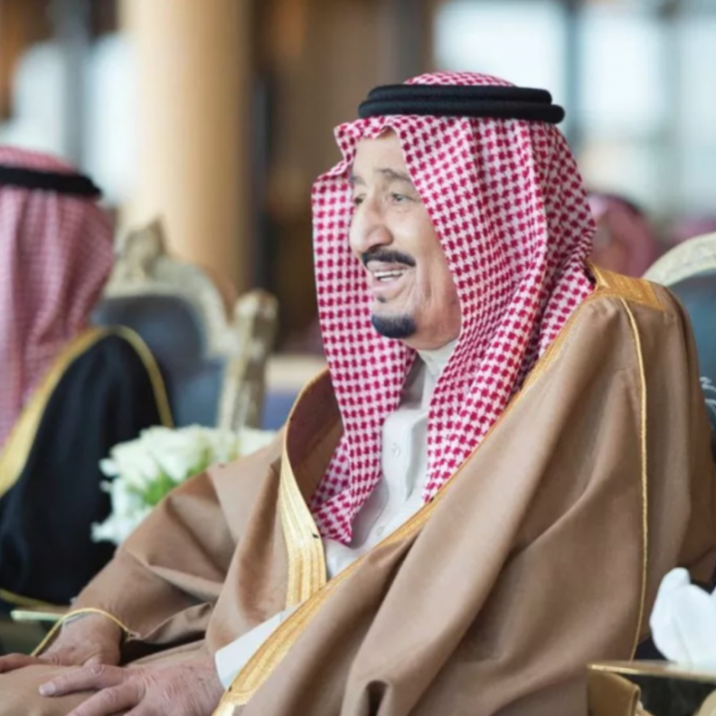  خادم الحرمين الشريفين الملك سلمان بن عبدالعزيز آل سعود - حفظه الله -