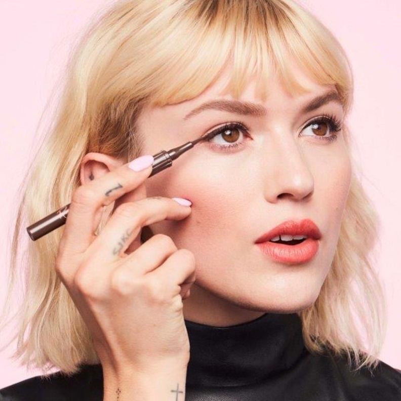 آيلاينر Roller Liner من Benefit.. إطلالة غير لامعة وتحديد دقيق!