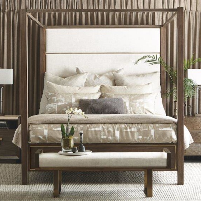 السرير ذو الأربعة أعمدة أساسي في غرف النوم للسنة الجديدةBernhardt