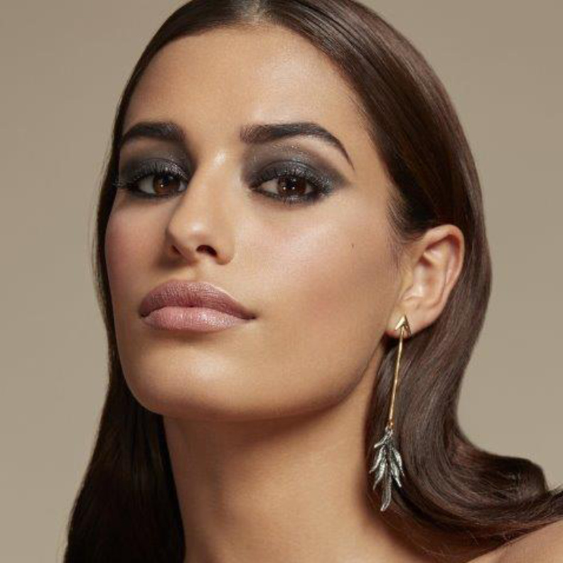 تألقي بإطلالة ساحرة في موسم نهاية العام بتوقيع Givenchy