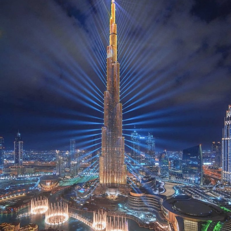 برج خليفة في دبي .. في قائمة أكثر 15 منطقة جذب سياحي في العالم